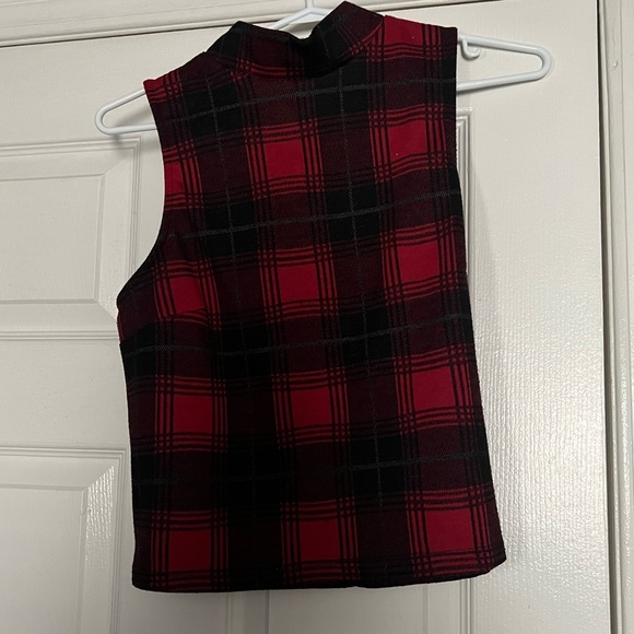 Smart Set Cropped Plaid Top - Picture 1 of 6